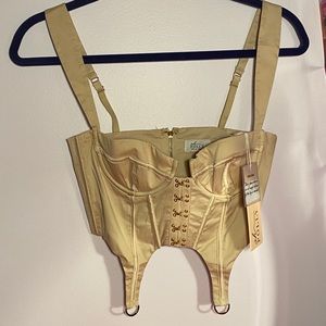 underwire corset crop top in cream